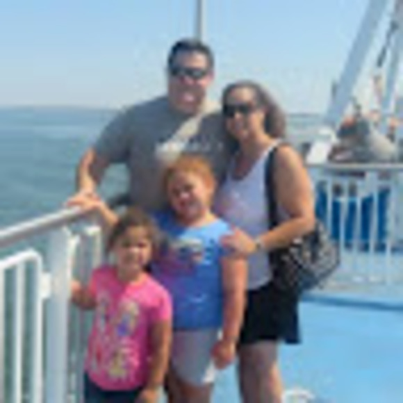 Meet your Posher, Melissa - Picture 1 of 1